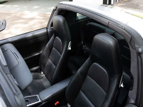 Used 2015 Porsche 911 Targa 4 AWD/4WD image 3