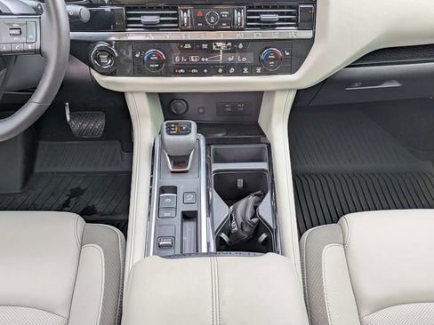 Used 2026 Nissan Pathfinder SL FWD image 20