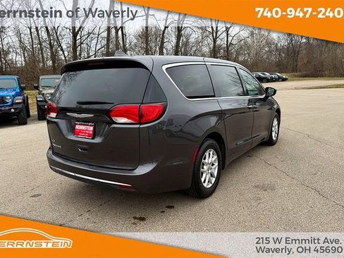 Used 2017 Chrysler Pacifica Touring Plus w/ Security Group image 21