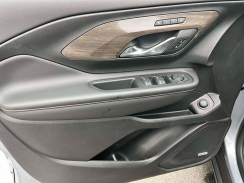 Used 2024 GMC Terrain Denali w/ Denali Premium Package image 24