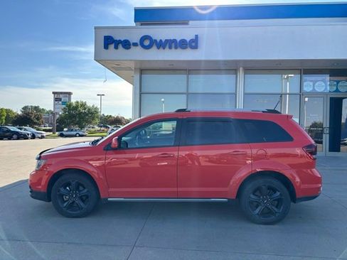 Used 2018 Dodge Journey Crossroad w/ Nav & Sun Group FWD image 8