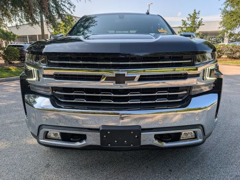 Used 2022 Chevrolet Silverado 1500 LTZ AWD/4WD image 2