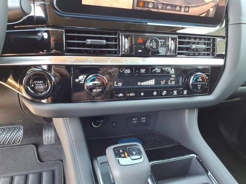 New 2026 Nissan Pathfinder SL AWD/4WD image 13
