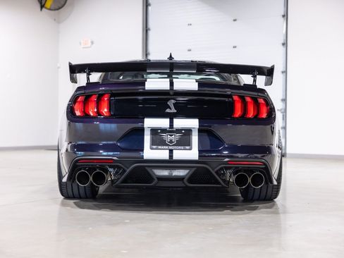 Used 2022 Ford Mustang Shelby GT500 w/ Carbon Fiber Track Pack RWD image 5