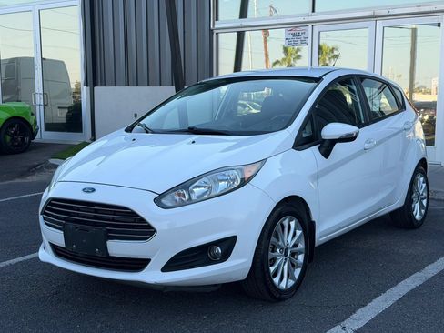 Used 2014 Ford Fiesta SE w/ Equipment Group 201A FWD image 1