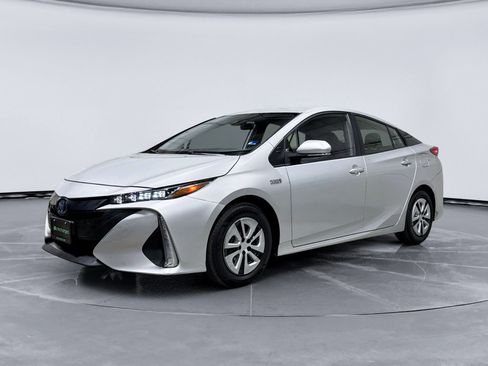 Used 2022 Toyota Prius Prime XLE FWD image 1