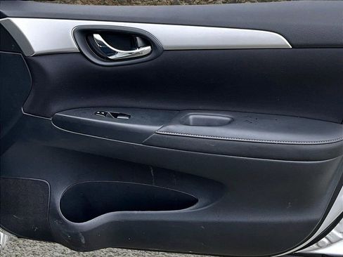 Used 2019 Nissan Sentra S image 21