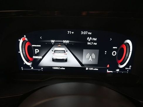 Used 2024 Nissan Pathfinder Platinum w/ Cargo Package image 15