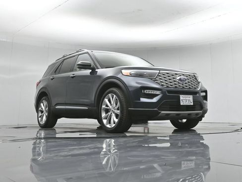 Certified 2023 Ford Explorer Platinum AWD/4WD image 50