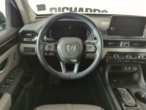 Used 2023 Honda Pilot EX-L image 11