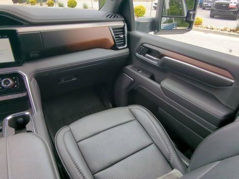 Used 2024 GMC Sierra 3500 Denali w/ Denali Reserve Package AWD/4WD image 15