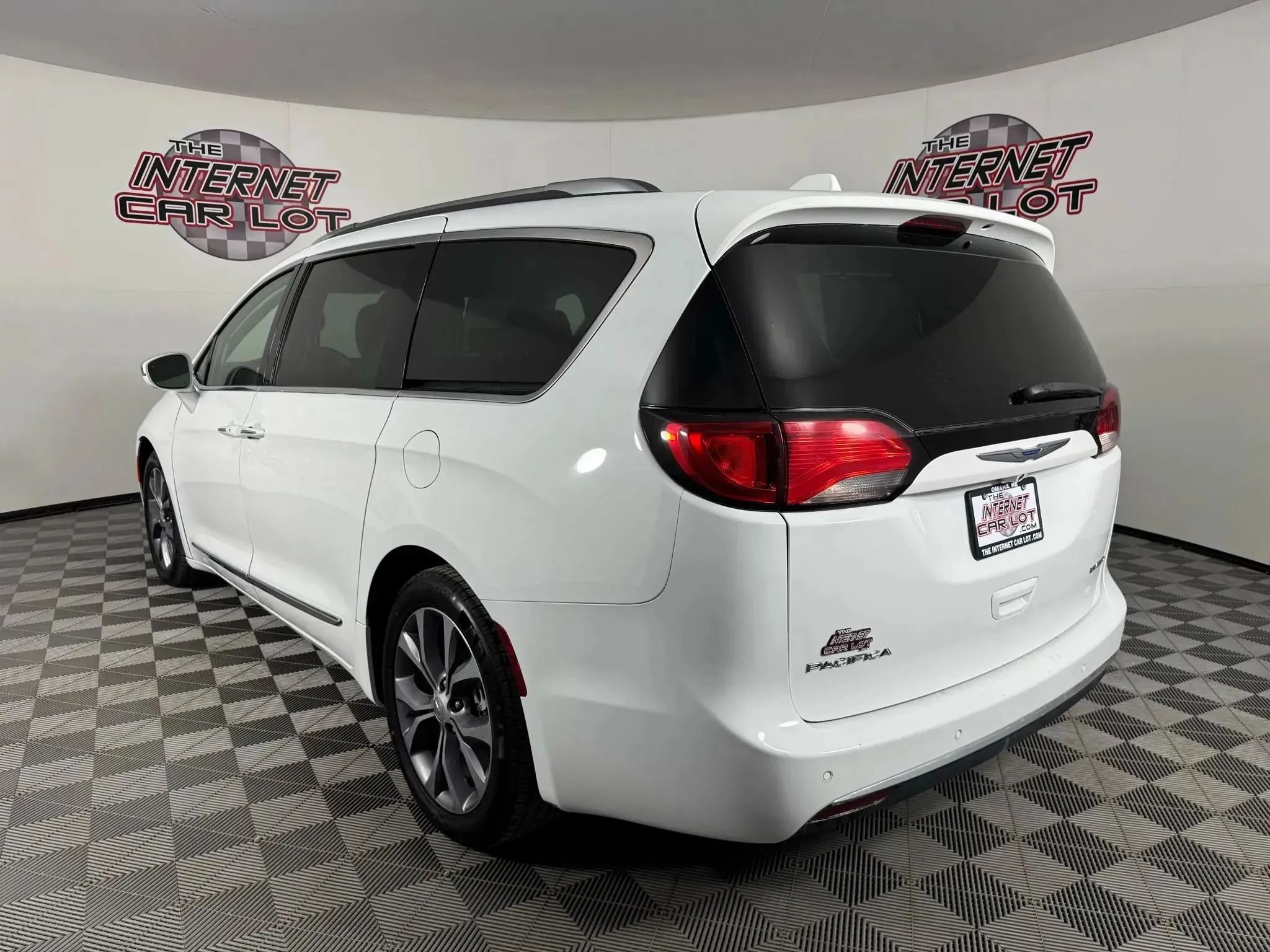 Used 2019 Chrysler Pacifica Limited FWD image 5