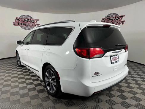 Used 2019 Chrysler Pacifica Limited FWD image 5