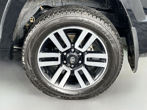 Used 2024 Toyota 4Runner Limited image 32