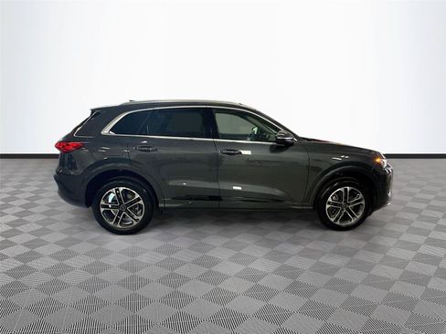 Certified 2025 Audi Q5 Premium w/ Convenience Package AWD/4WD image 8