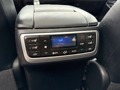 Used 2018 Toyota Highlander Limited image 27