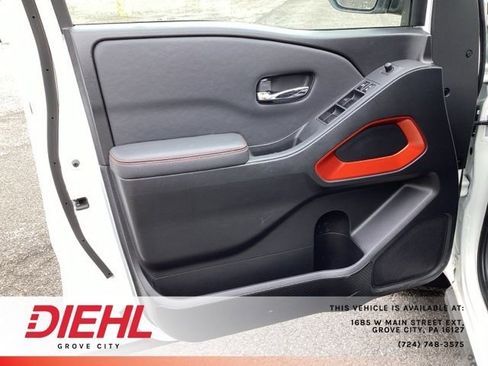 Used 2022 Nissan Frontier PRO-4X w/ Technology Package image 18