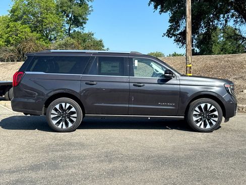 New 2026 Ford Expedition Max Platinum AWD/4WD image 2