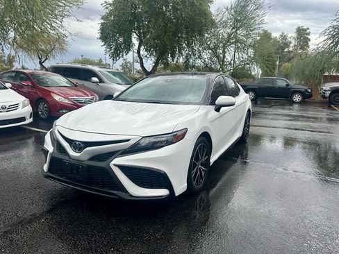 Used 2021 Toyota Camry SE image 1