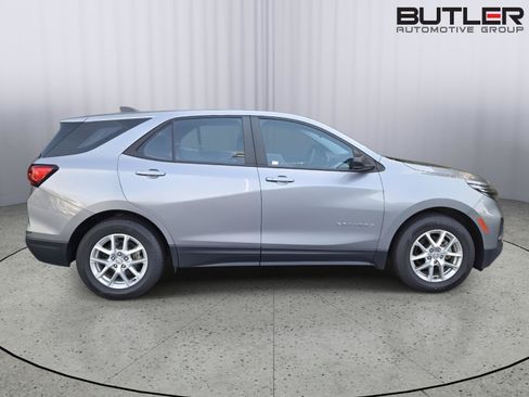 Used 2024 Chevrolet Equinox LS FWD image 3