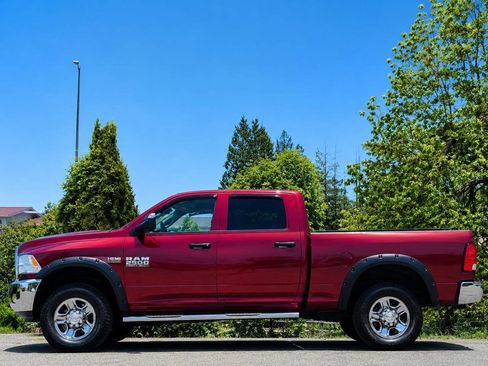 Used 2014 RAM 2500 Tradesman w/ Chrome Appearance Group AWD/4WD image 17