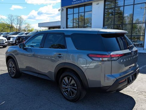Used 2022 Nissan Pathfinder S AWD/4WD image 10