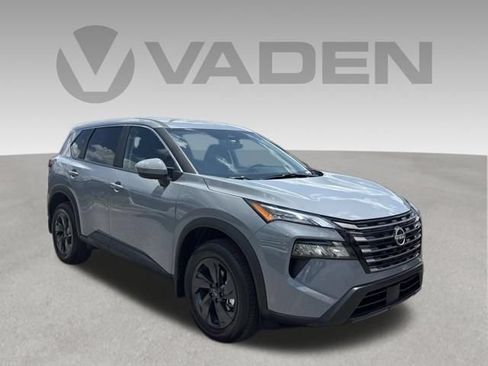 Used 2026 Nissan Rogue SV FWD image 1