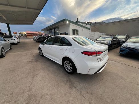 Used 2022 Toyota Corolla LE FWD image 6