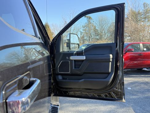 Used 2020 Ford F350 Lariat w/ Lariat Ultimate Package image 35