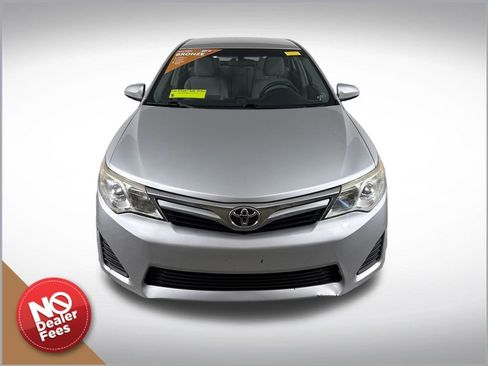 Used 2013 Toyota Camry LE FWD image 9