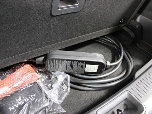 Used 2024 Nissan Ariya FWD image 25