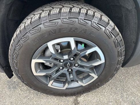 Used 2025 Chevrolet Equinox ACTIV w/ Safety and Technology Package FWD image 8