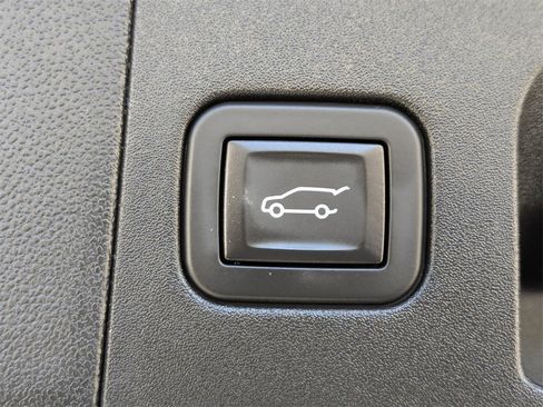 Certified 2025 Cadillac XT5 Premium Luxury image 16