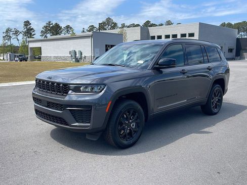 New 2026 Jeep Grand Cherokee L 4WD image 3