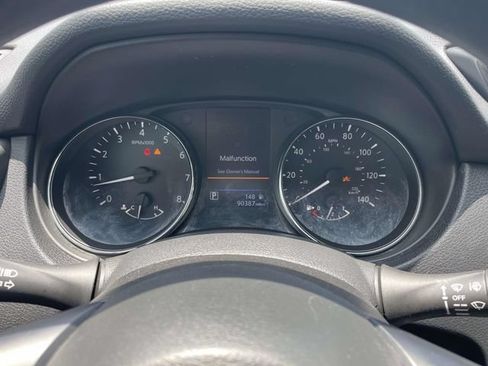 Used 2020 Nissan Rogue S FWD image 23