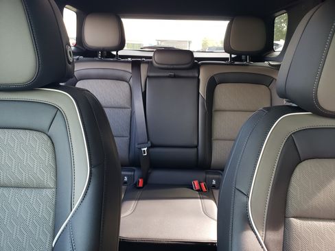 New 2026 Chevrolet Equinox LT w/ Convenience Package II image 33