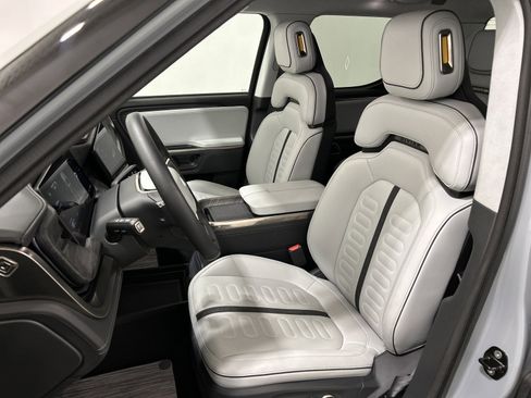 Used 2022 Rivian R1T Adventure image 20