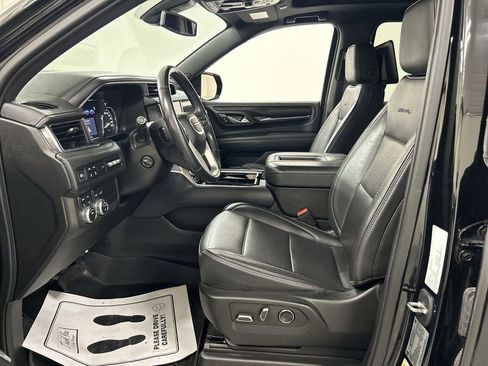 Used 2021 GMC Yukon XL Denali AWD/4WD image 9
