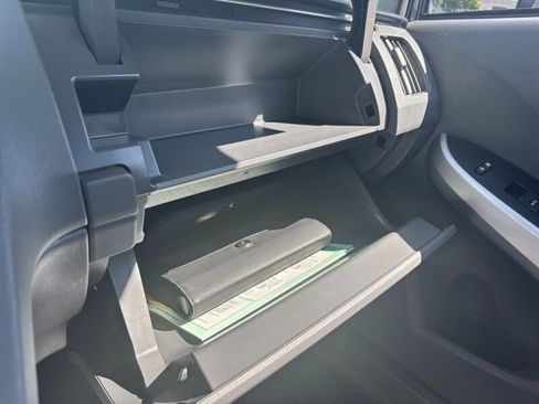 Used 2010 Toyota Prius III image 17