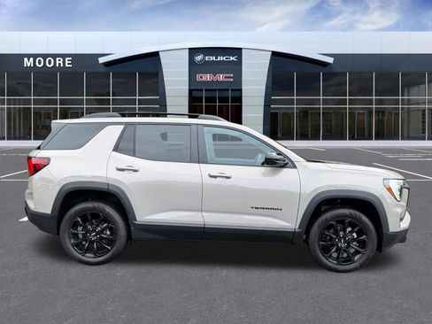 New 2026 GMC Terrain Elevation w/ Elevation Premium Package FWD image 2