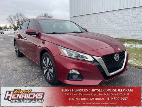 Used 2019 Nissan Altima 2.5 SV image 1