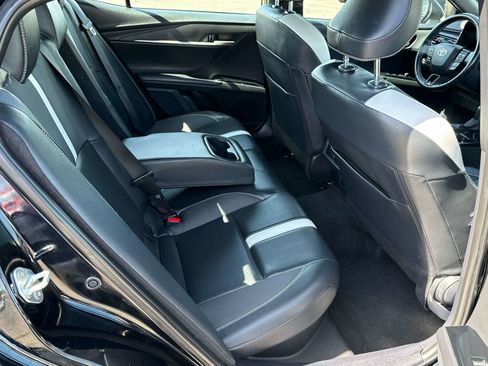 Used 2025 Toyota Camry SE FWD image 18
