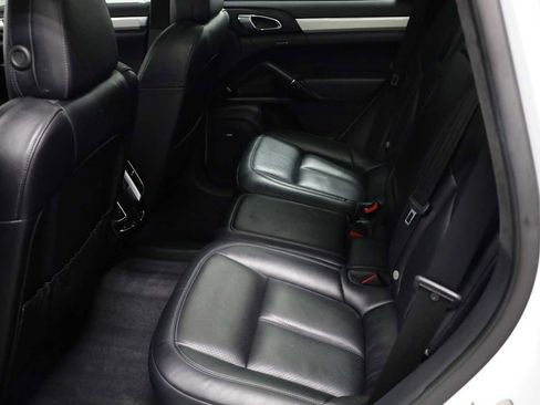 Used 2018 Porsche Cayenne GTS image 36