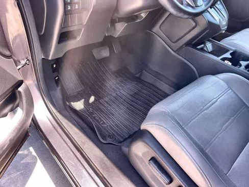 Used 2017 Honda CR-V EX-L image 3