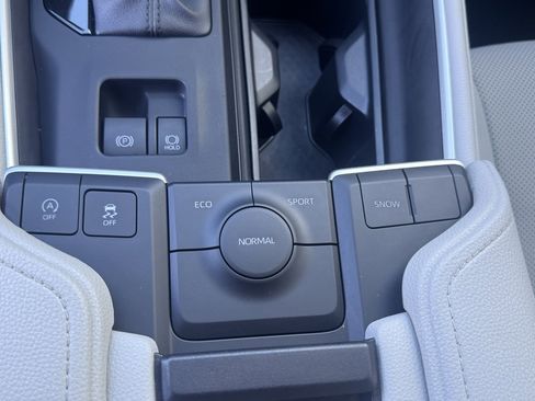 Used 2024 Toyota Grand Highlander Limited image 30