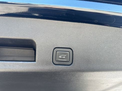 Used 2025 GMC Acadia AT4 AWD/4WD image 28