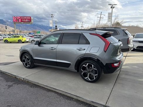 Certified 2024 Kia Niro EX Touring image 3
