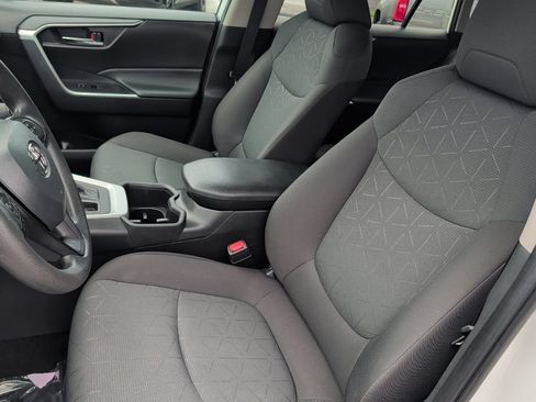 Used 2024 Toyota RAV4 XLE FWD image 12