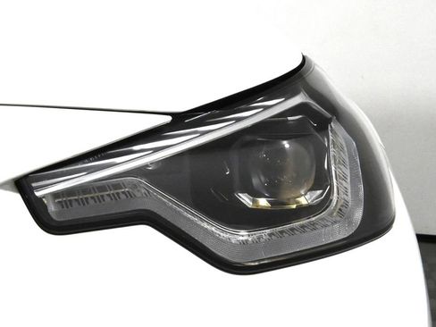 Used 2025 BMW M240i xDrive Coupe w/ Premium Package image 11