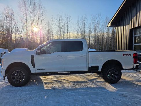 Used 2023 Ford F350 Lariat w/ Lariat Ultimate Package image 3